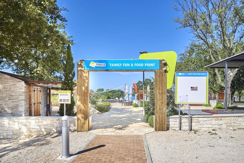 Happy Camp Mobile Homes In Camping Park Umag Karigador Exterior photo